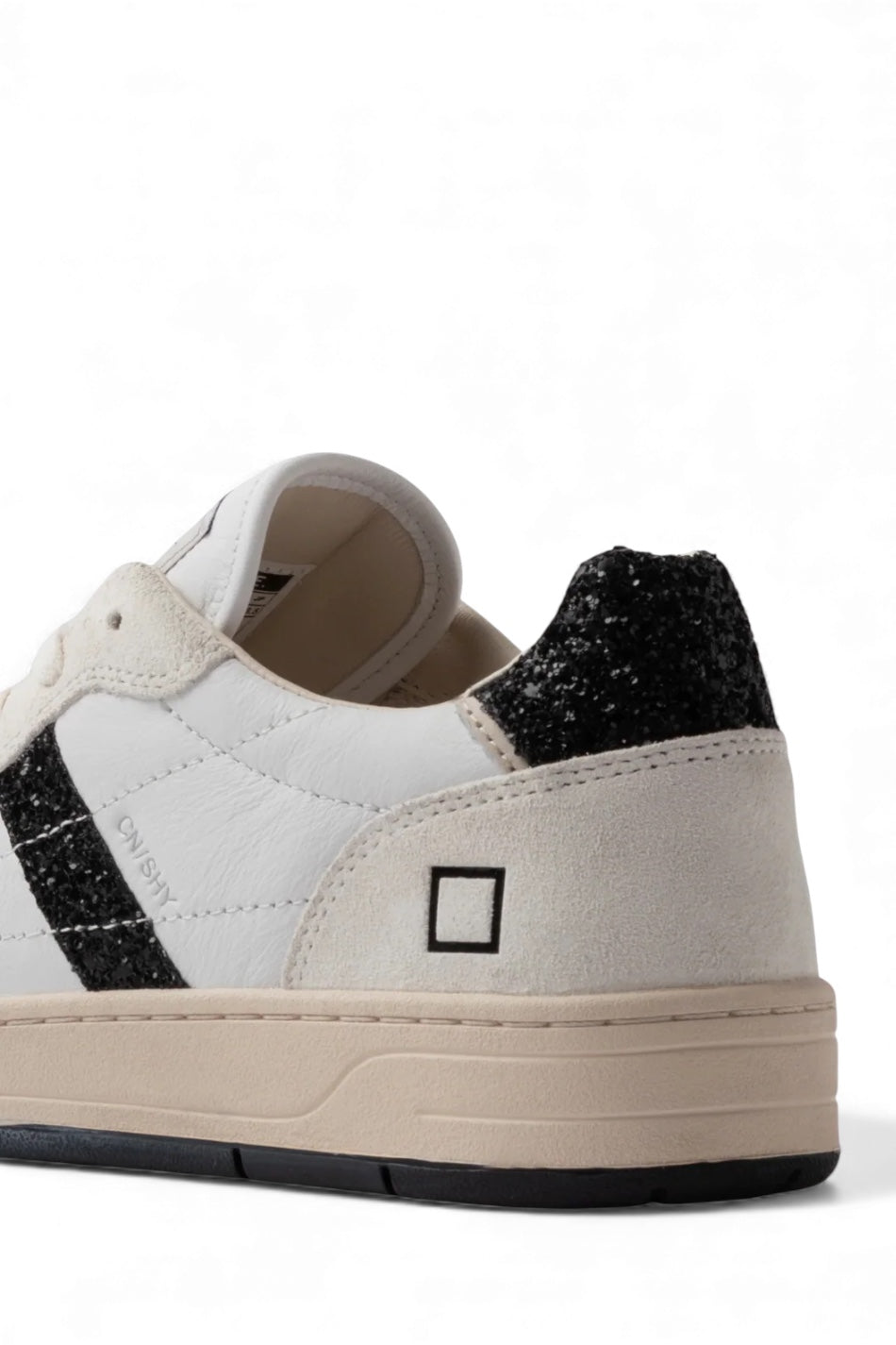 D.A.T.E. COURT SHINY WHITE-GL. BLACK